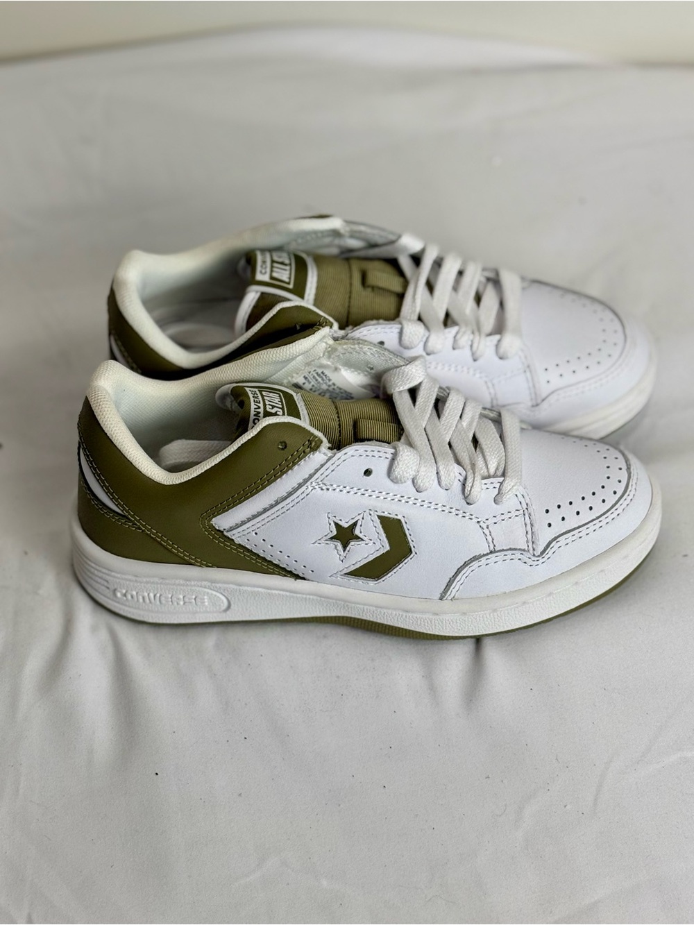 Converse All Star White Olive Low Top Sneakers Men’s 5.5 Unisex Shoes
